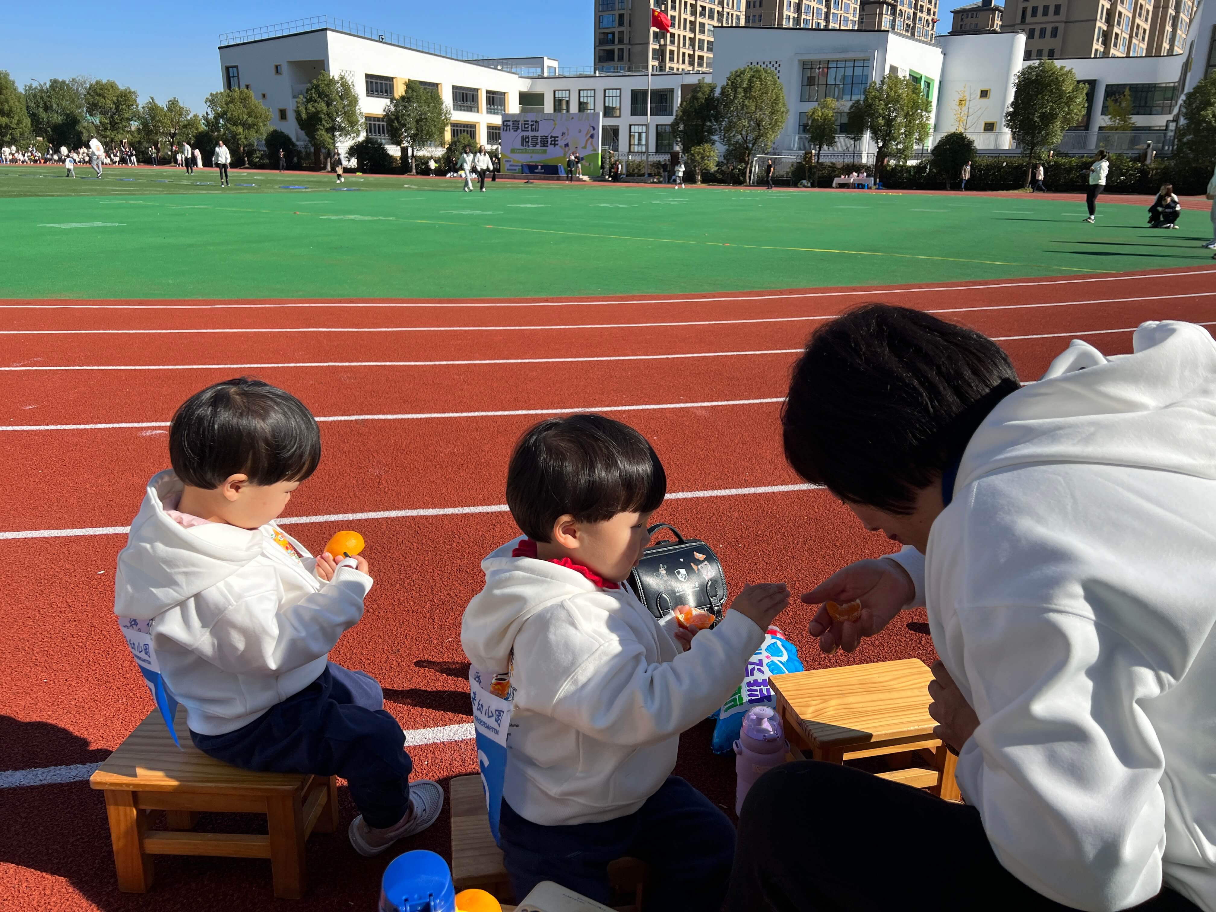 01操场.JPG